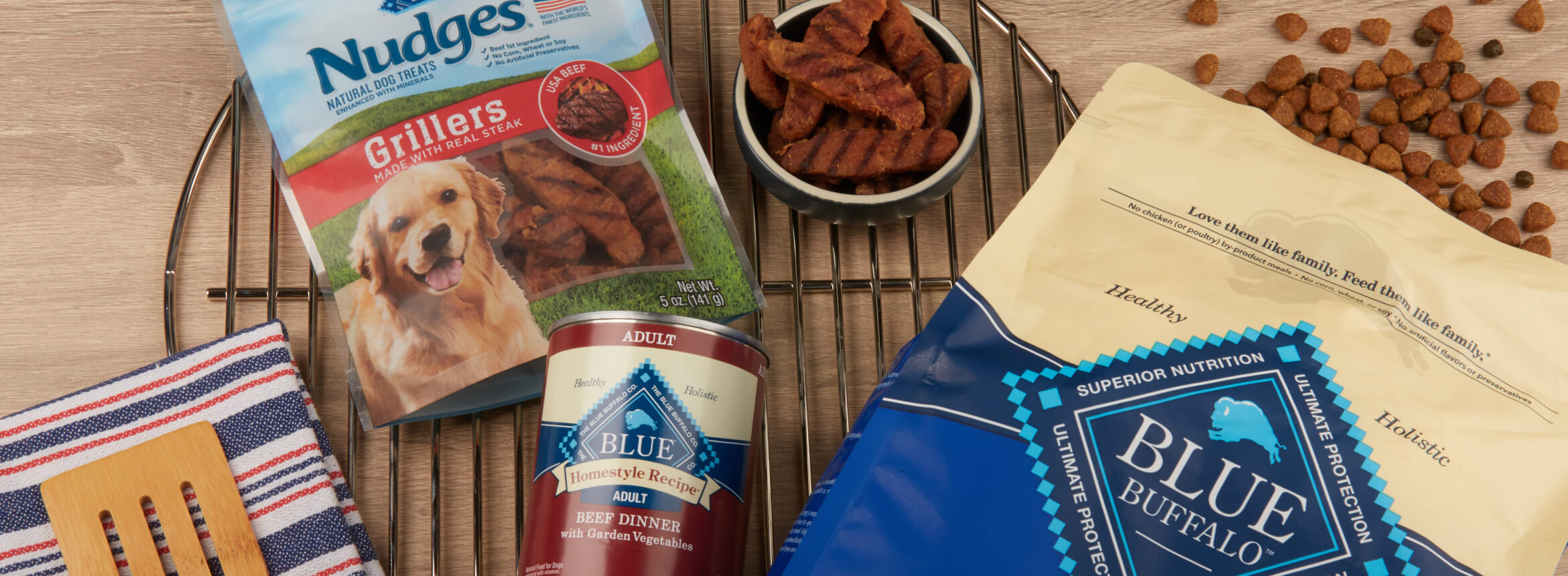 Blue Buffalo dog food featuring a Dog-Friendly BBQ Dinner recipe