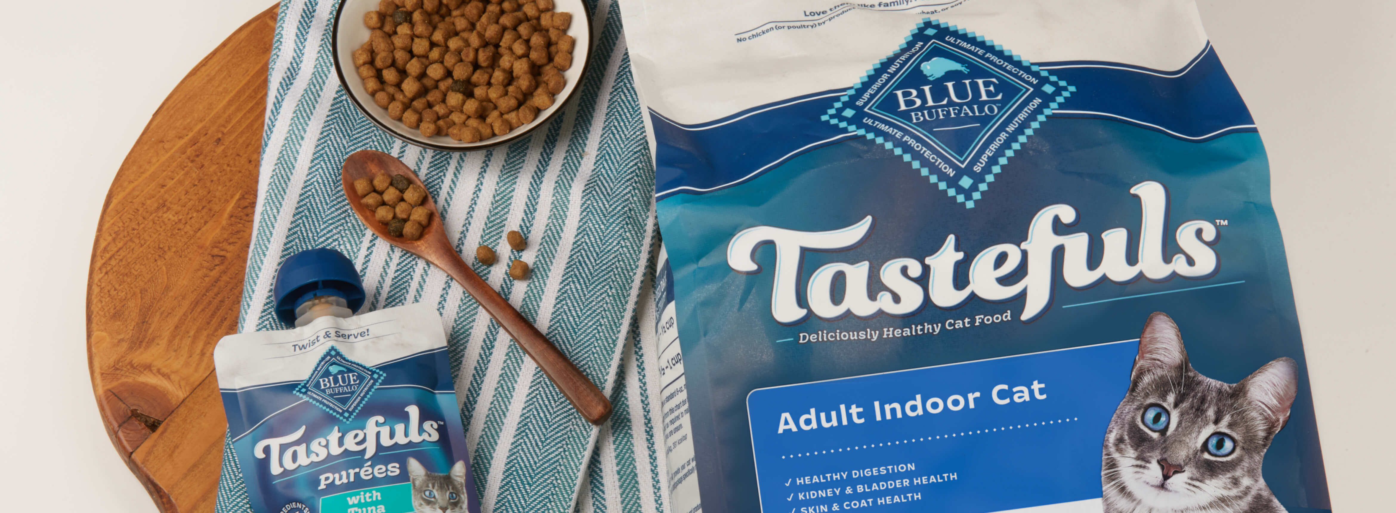 Blue Buffalo cat food featuring a Chicken & Seafood Soufflé recipe using Blue Buffalo Cat food